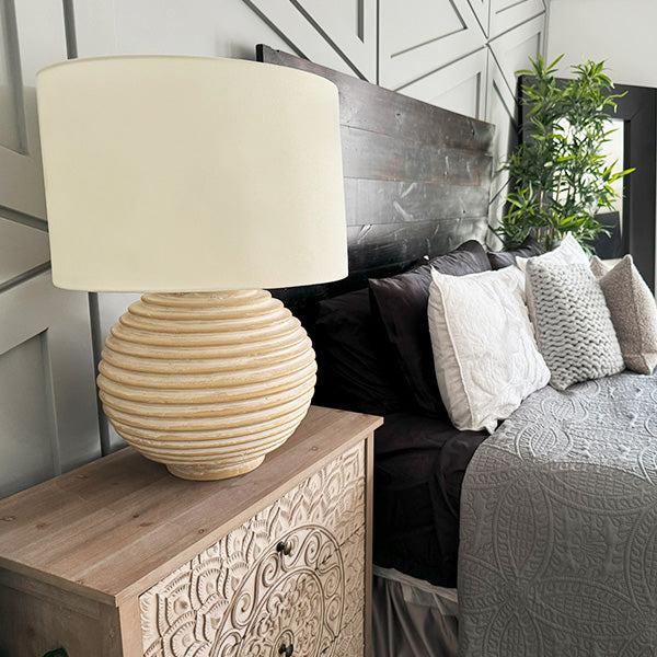 Weathered Cream Round Table Lamp
