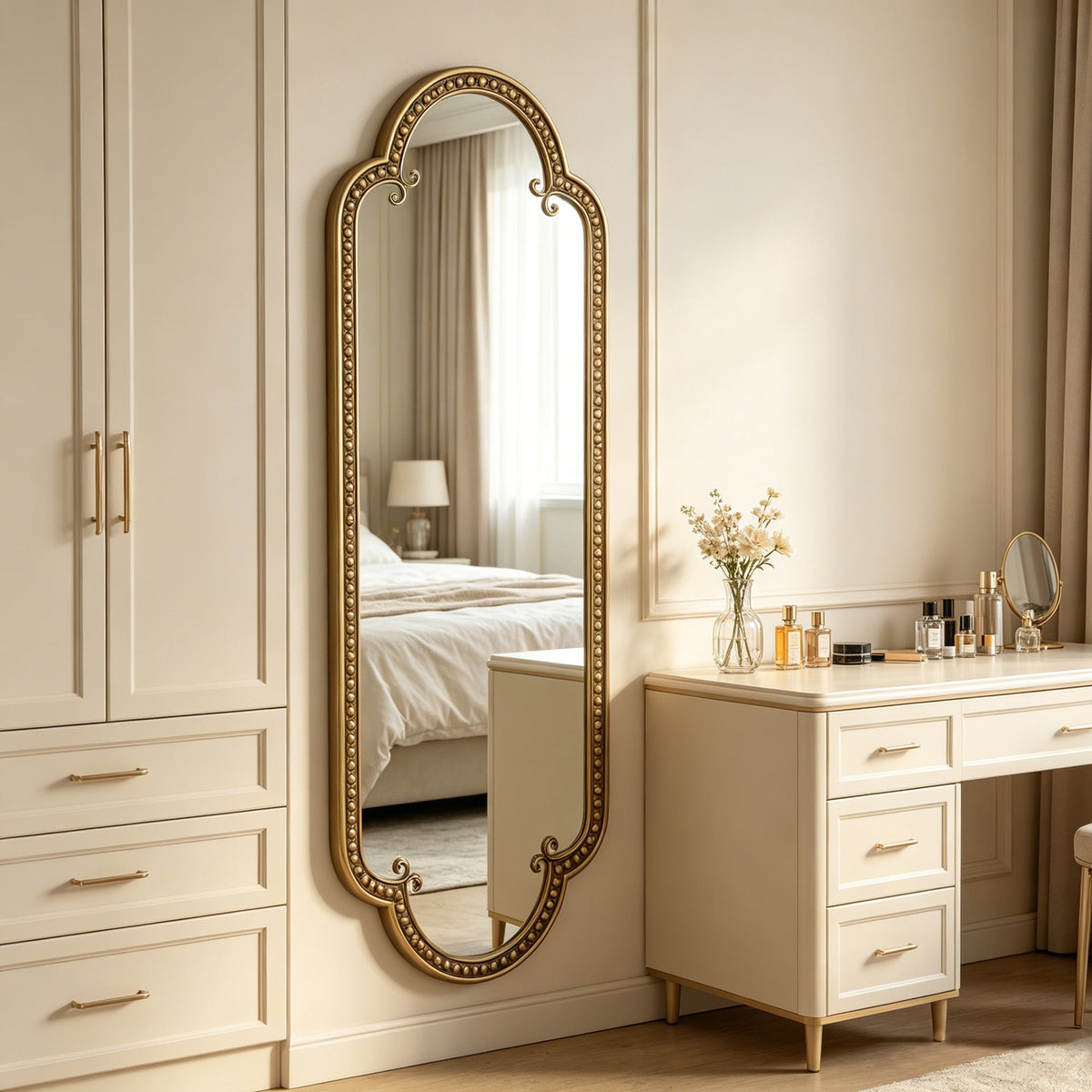 Scalloped Oval Wall Mirror
