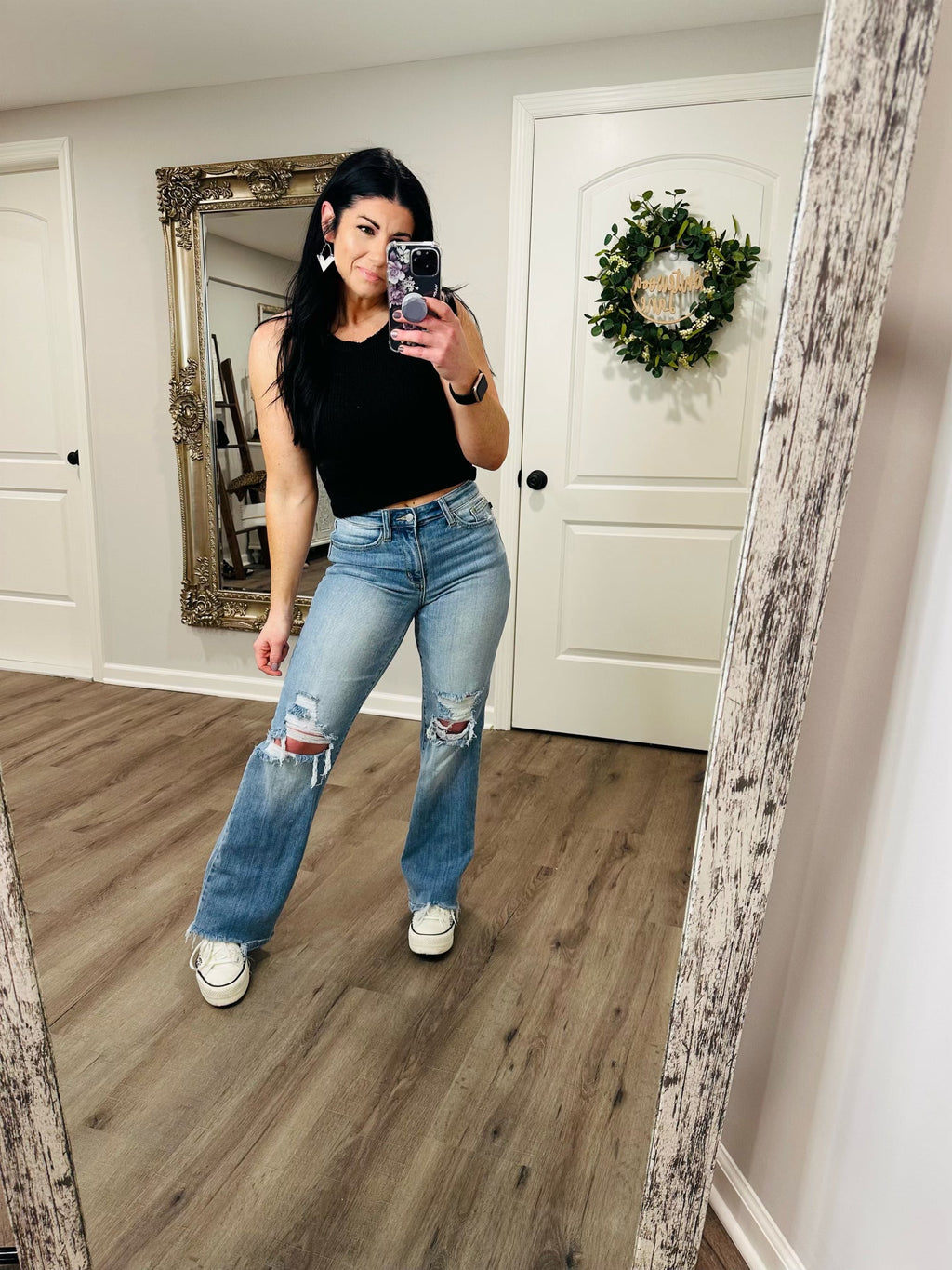 Rose High Rise 90's Straight Judy Blue Jeans in Light Wash
